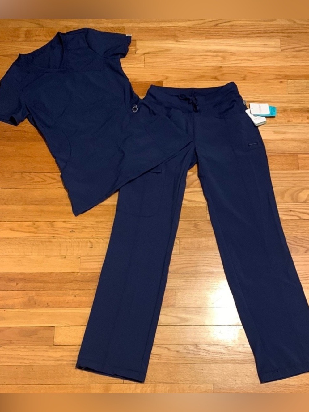 Cherokee infinity scrub set